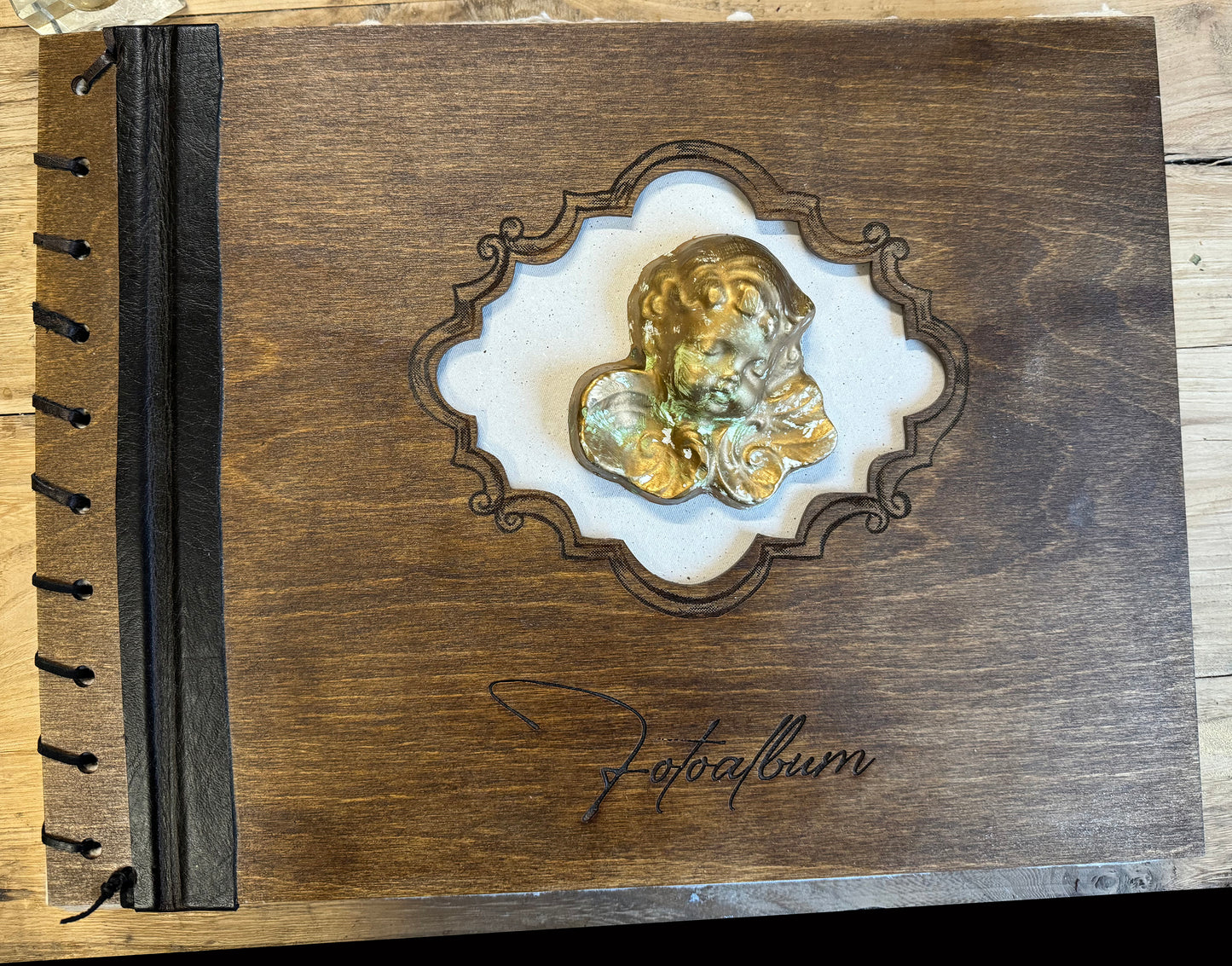 Wooden photo album with Angel | handmade paper with cinnamon | gift idea | exclusive Christmas gift | Gold Angel | Fotoalben | Alben Holz