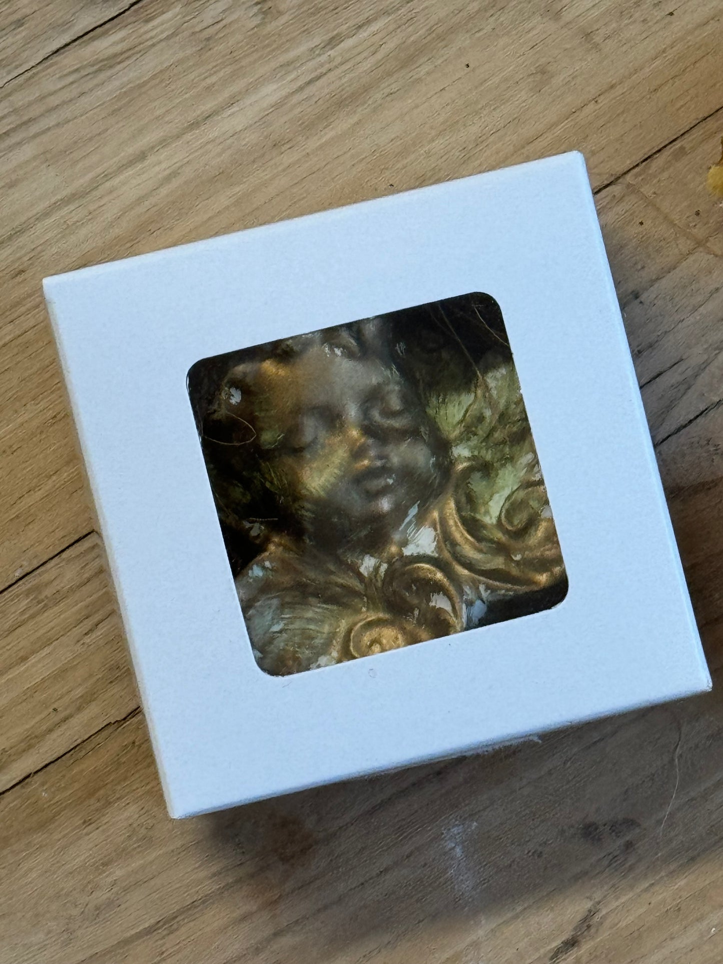 10 x 10 cm Gold Angel | Angelic gift item | Angel-motif decor piece | Angel design gift | Angel gift | Angel in deco box