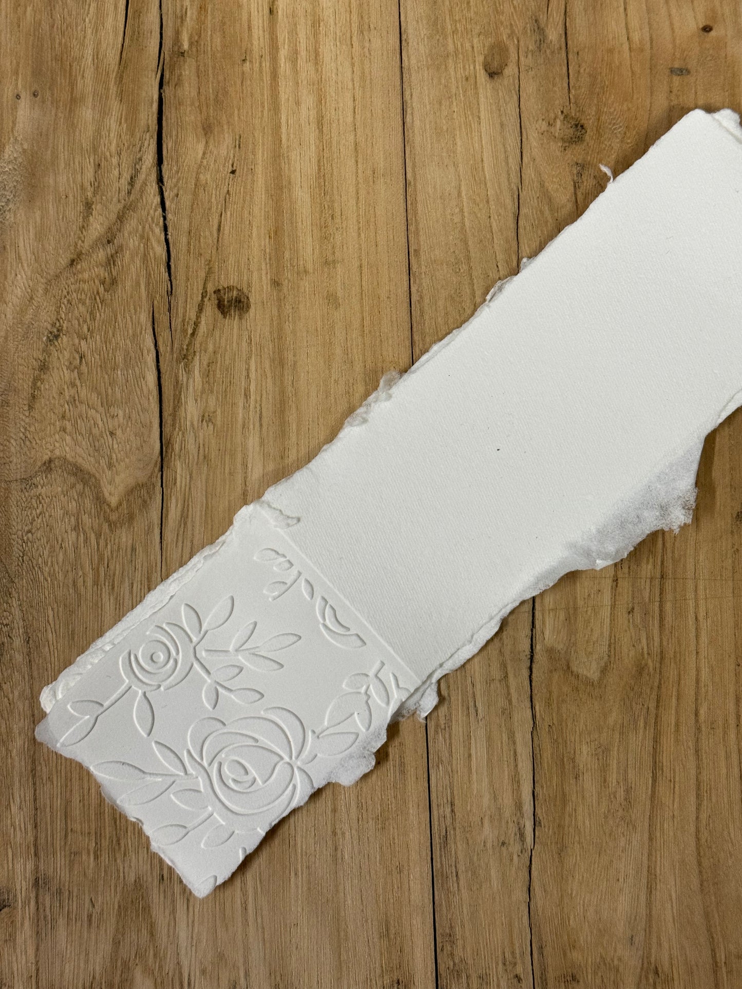 Roll with  Embossing (40 x 210mm) White  Handmade Paper 200 gr | Rosa | Handmade Paper | 100 % Cottonpapier